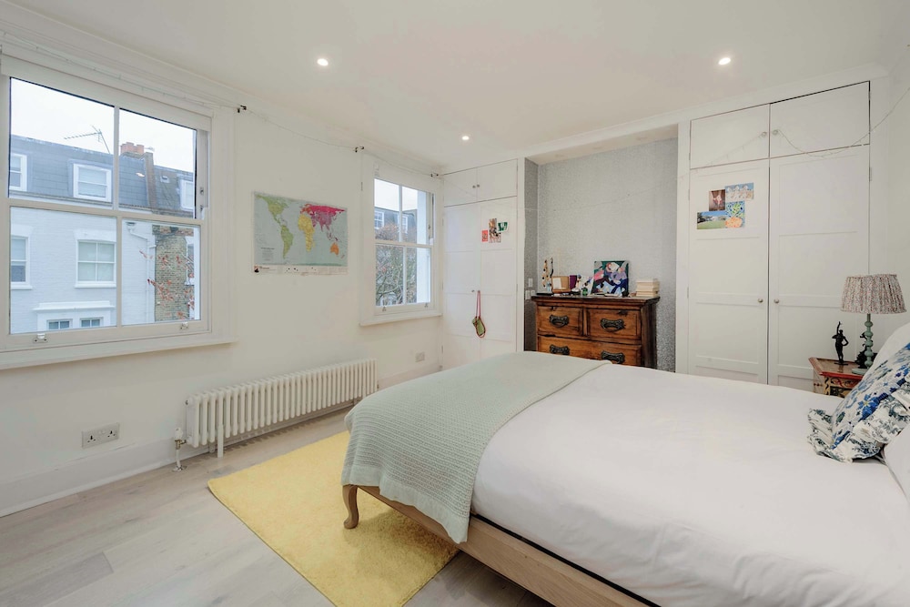 3 bed Home in Battersea With Garden