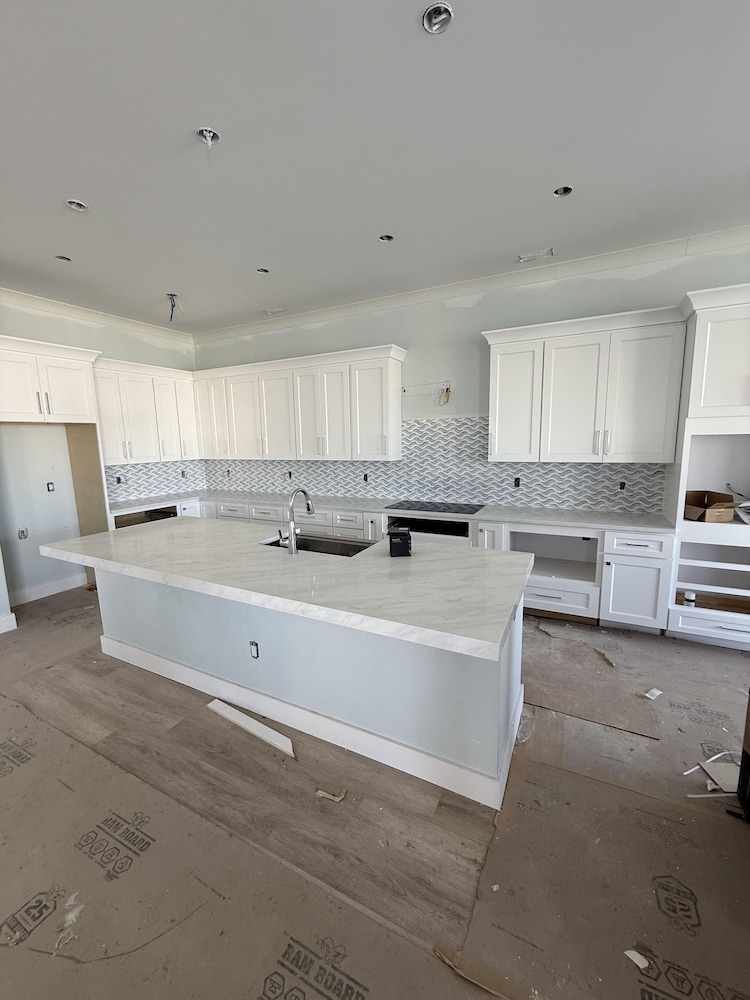 Brand New Luxury Build 265 Carolina Ave: Heated Pool, Hot Tub 6 Bedroom Home