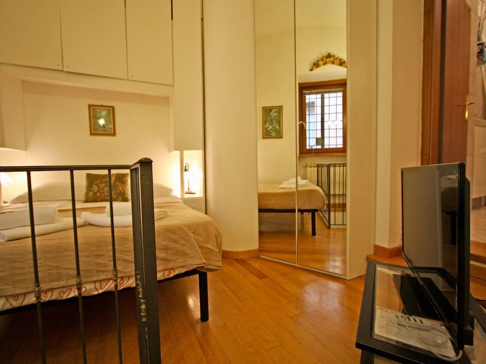 Travel & Stay - Pianellari
