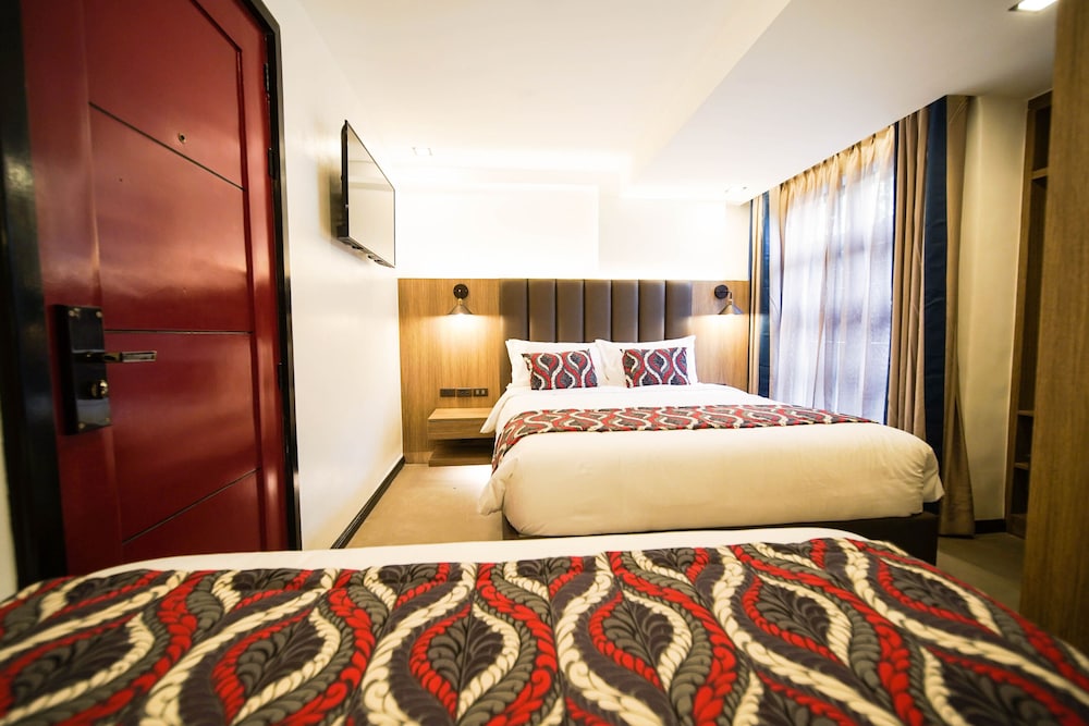 UNWND Boutique Hotel Makati view 5