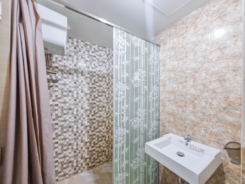 Mountain View Studio for 6 Pax at Mataram City Apartment