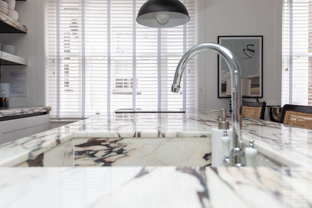 Stylish 2 Bedroom Apartment Near Oxford Street