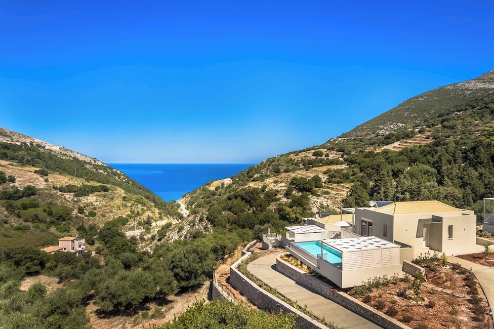 Ostria Villa