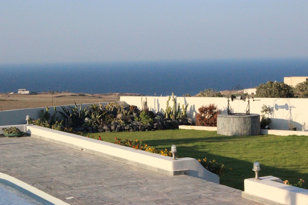 Aquaria Villa photo 1