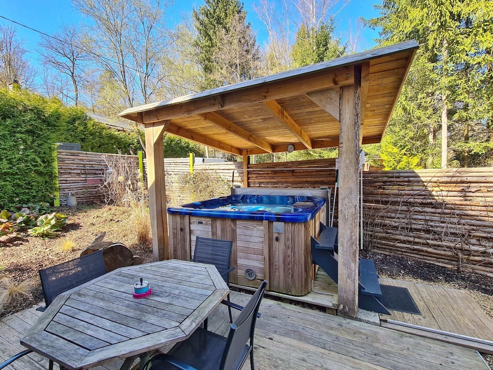 Chalet Near Durbuy With Garden & BBQ