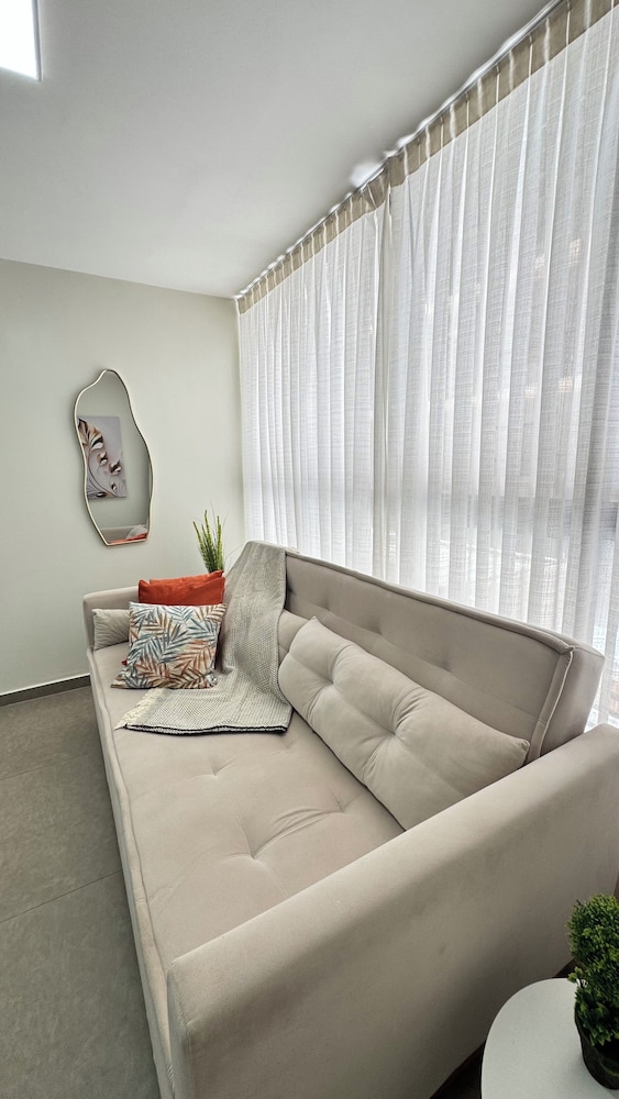 FLAT VIP SOLON MANAIRA