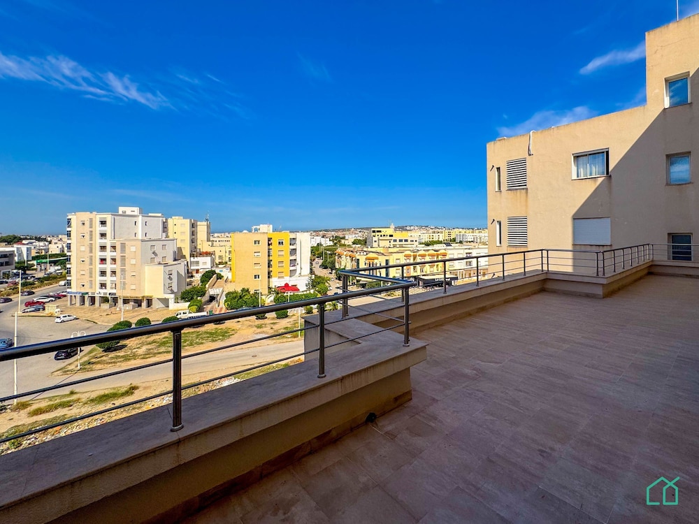 Ain Zaghouan Nd Superbe apt Avec Terrasse et vue