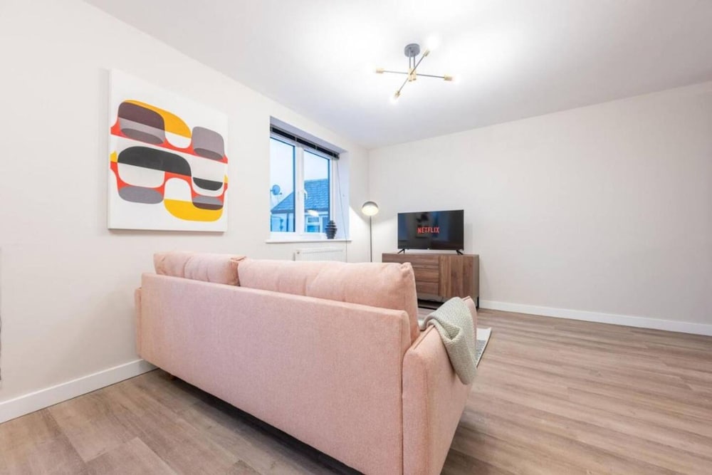 Luxurious 2 Bed Central Cardiff Free EV Charge