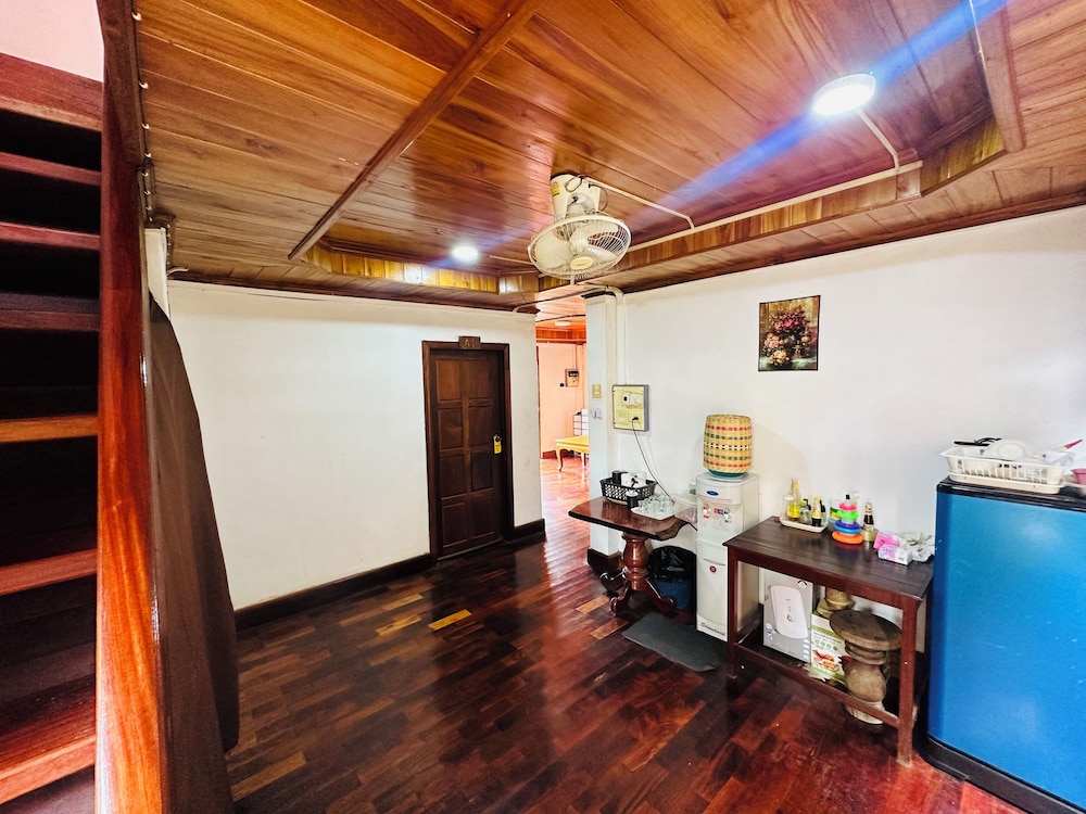 Silikhane Guest House