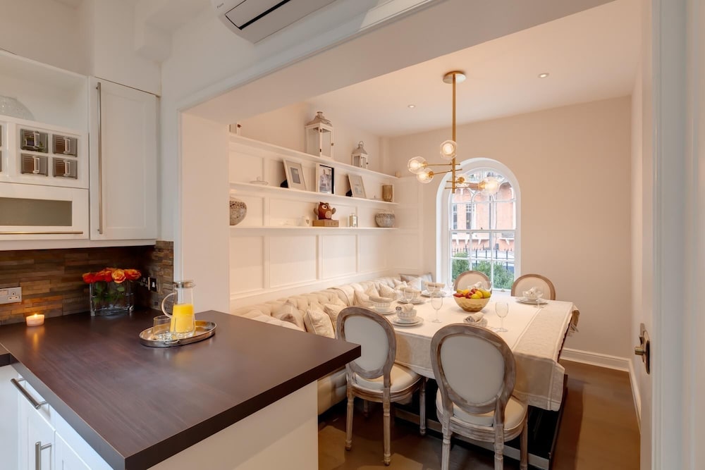 49 Cheyne Place in London