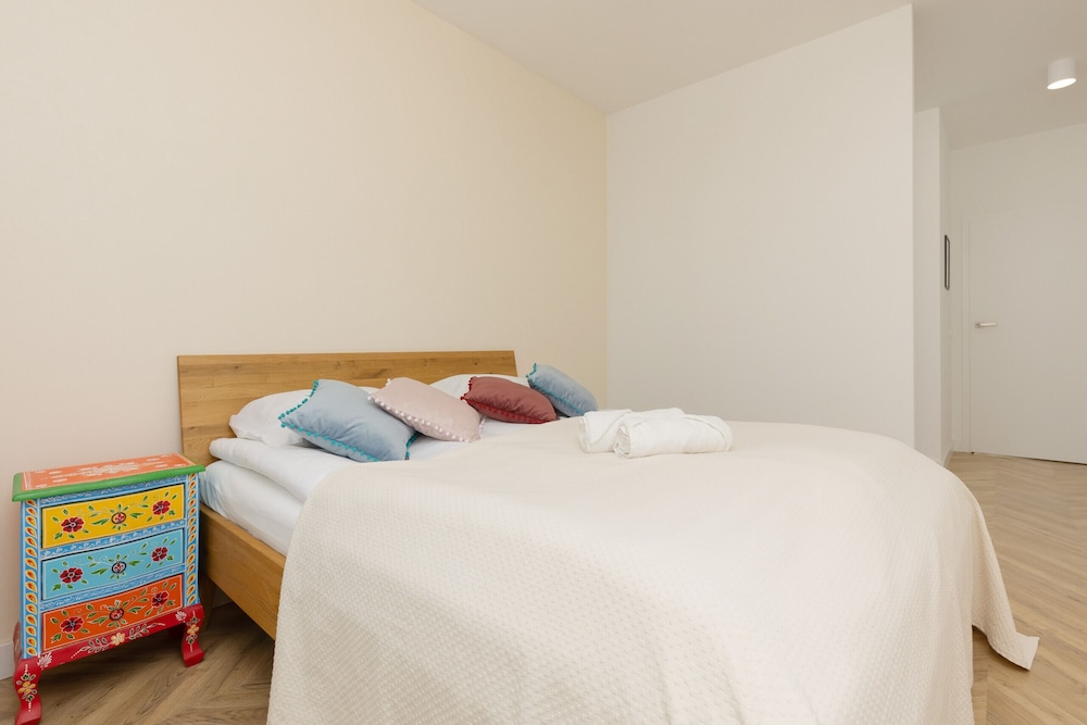 Zdziechowskiego Apartment by Renters view 3
