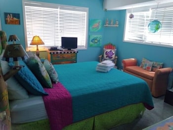 A18 Parrot Escape - Ocean View! There Is Nothing Quite Like A Carolina Sunrise Viewed From Your Private Oceanfront Deck 1 Bedroom Condo by RedAwning view 3