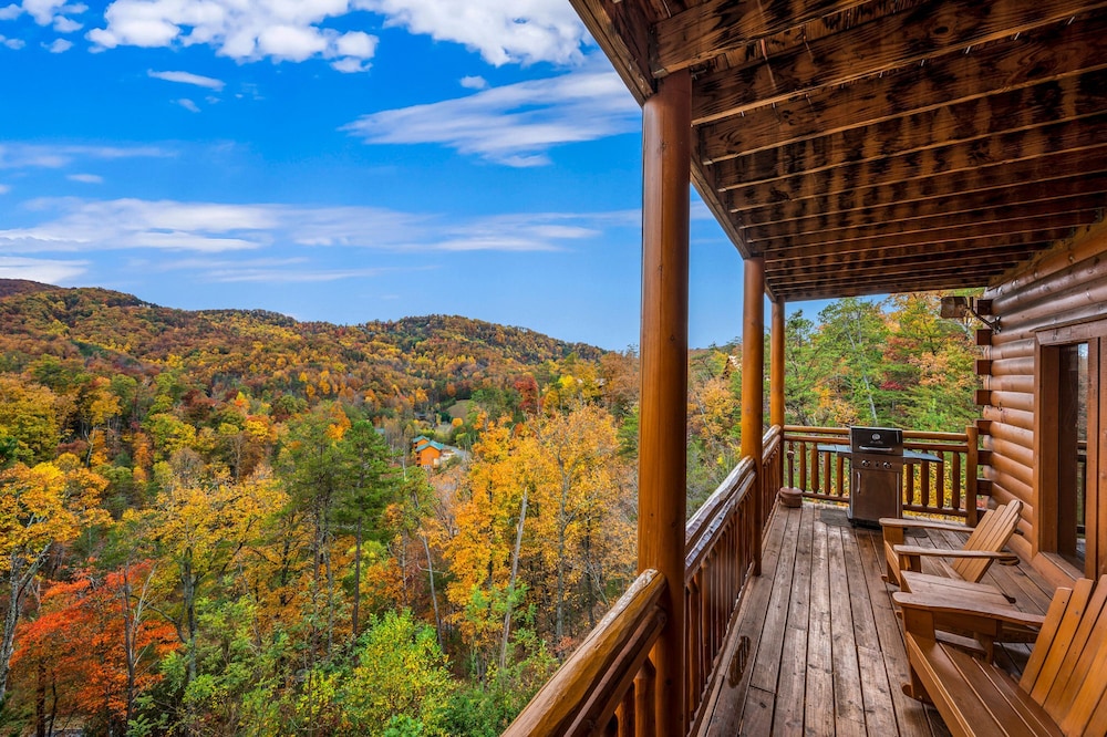 Exquisite Getaway w Indoor Pool Theater