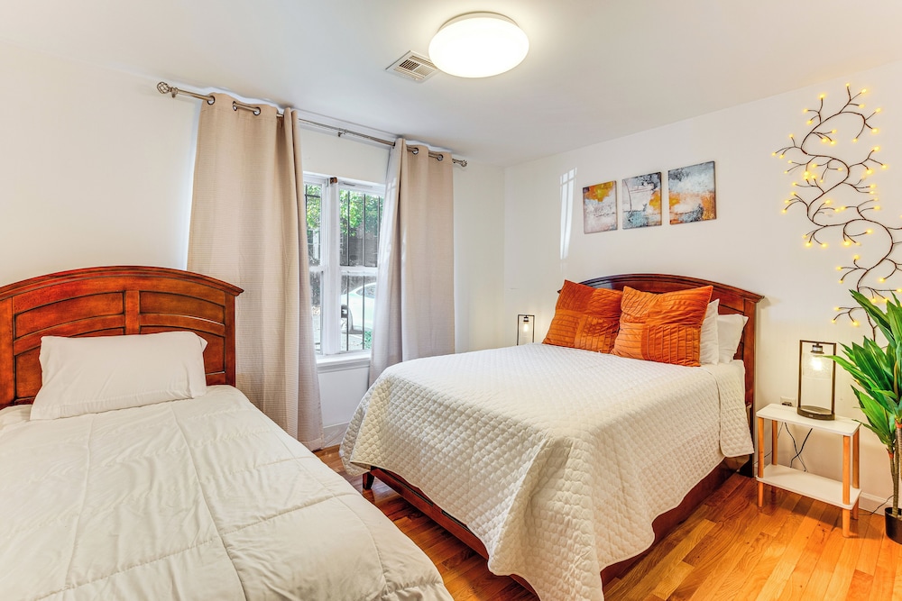 8 Mi to Nyc: Centrally Located Jersey City Apt!