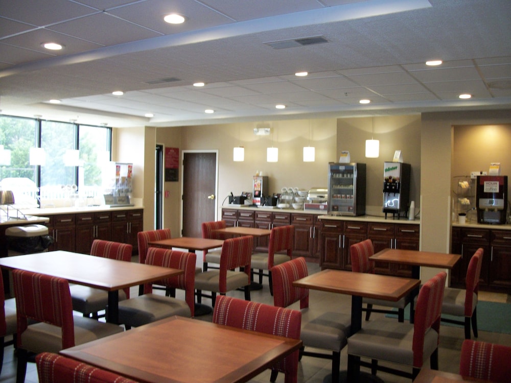 Dover Vacations - Comfort Suites Dover - Property Image 14