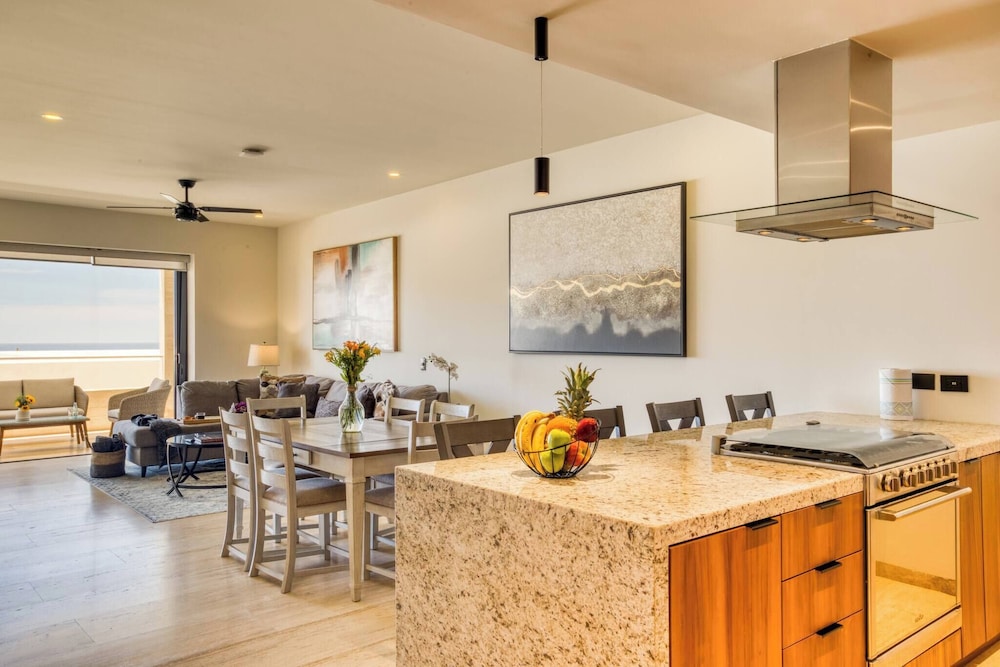 Group Apt #13 #16, no View, 3br, 12 pax
