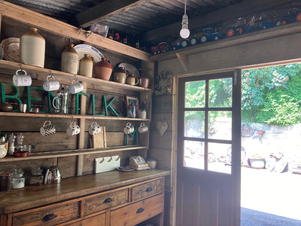 2 Guests - Pet Friendly - Traditional Gypsy Vardo