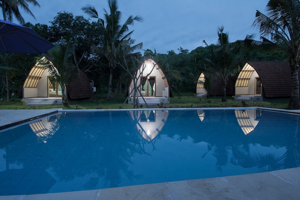 Apit Lawang Villas