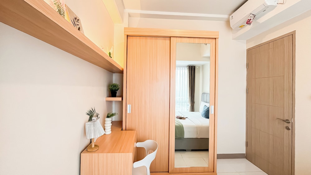 White Toned Style 2Br Tokyo Riverside Pik 2 Apartment