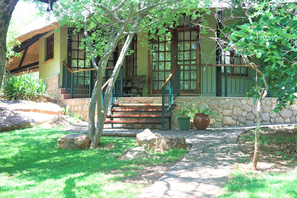 Family Lodge in Natural African Bush - 2113