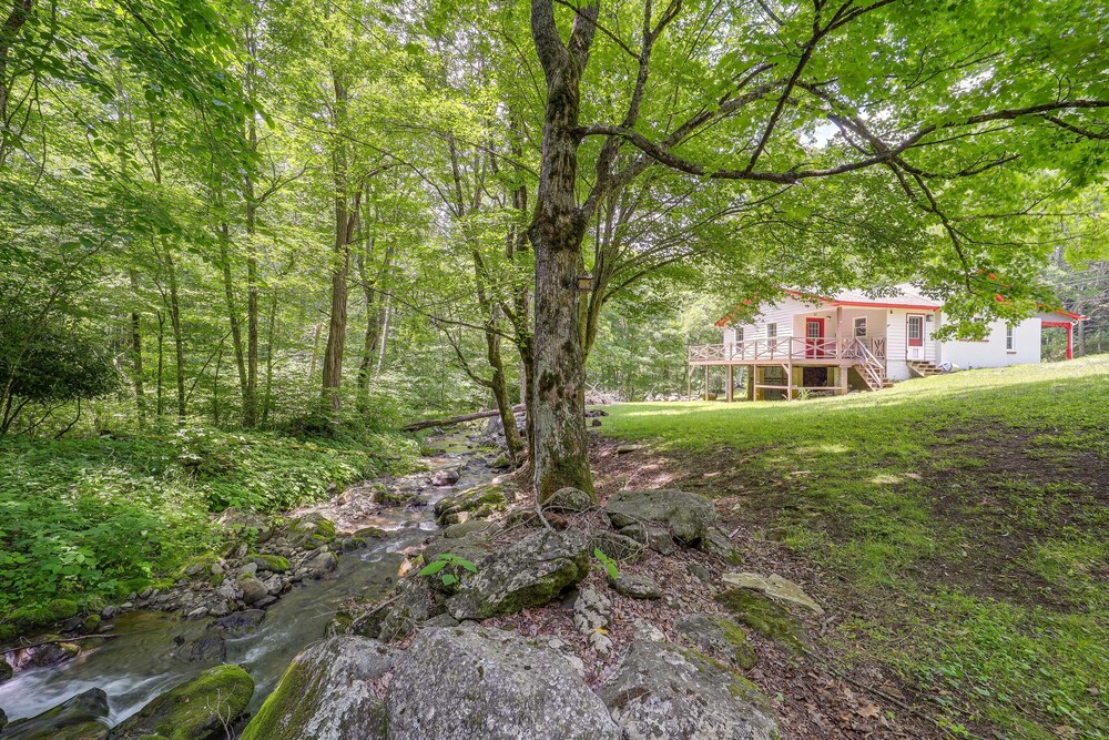On-site Stream: Serene Cottage in Bakersville! view 3