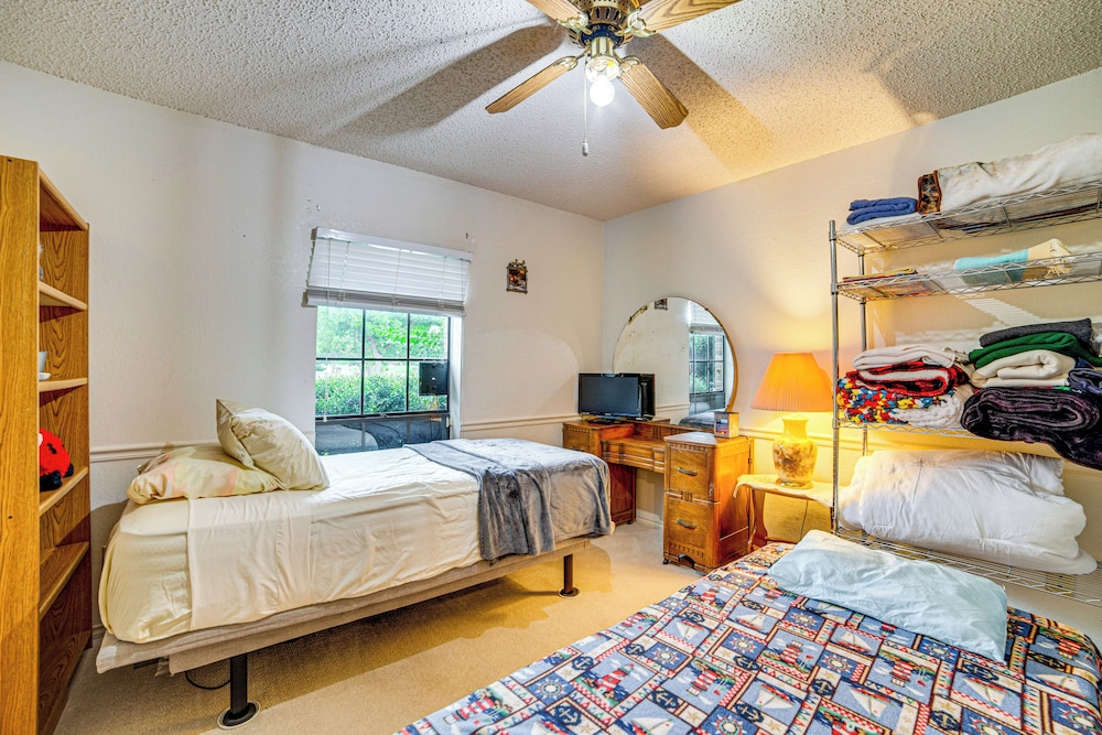 Pet-friendly Home w/ Pool - 8 Mi to Central Plano!