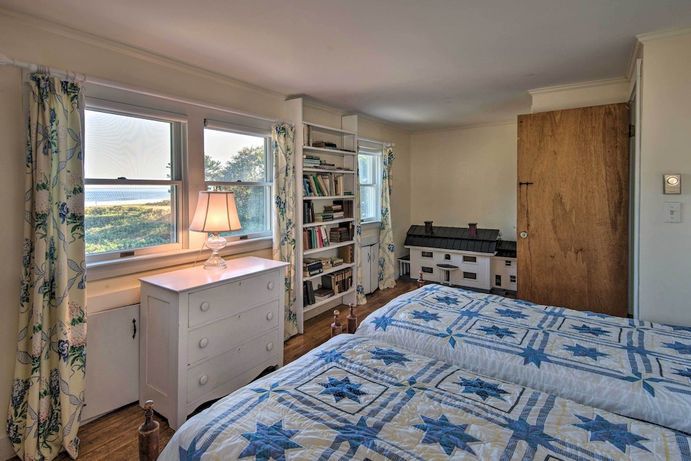 Expansive Beachfront Retreat w/ Outdoor Shower - Property Image 47