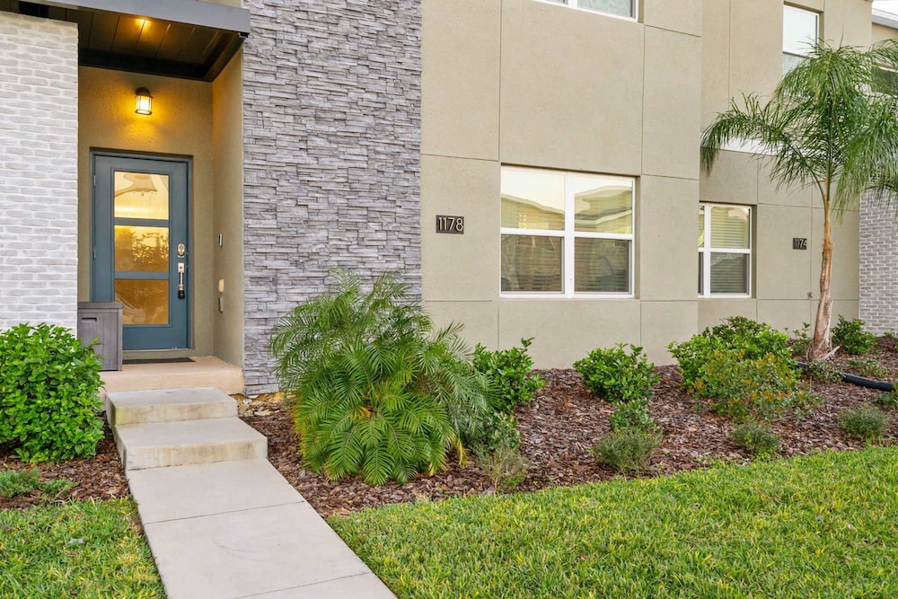Special 4bedroom TH w Private Pool Next to Disney