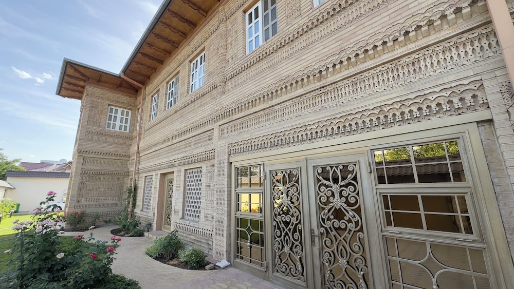 Ikat Villa