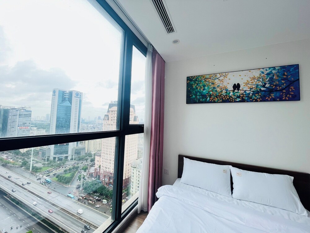 Sunny - Vinhomes Skylake Residences