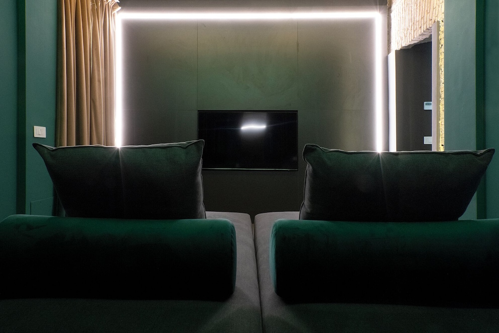 Colonna Collection