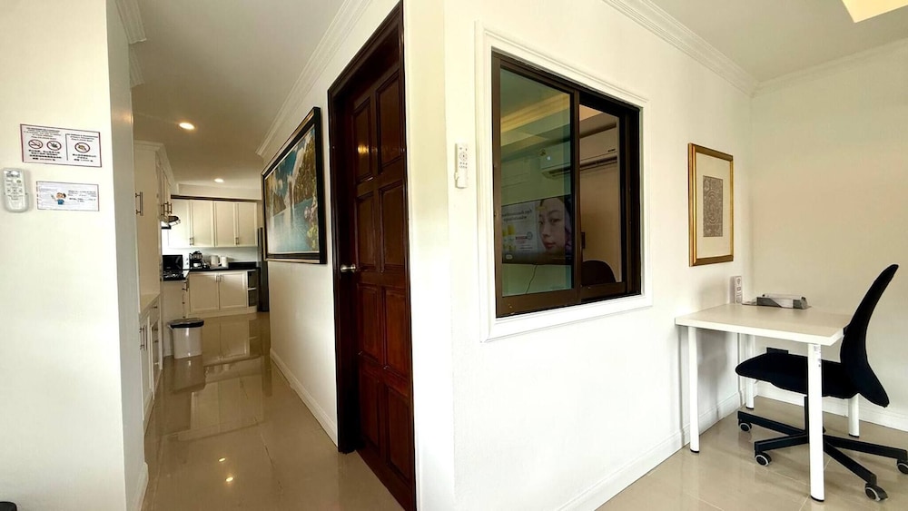 Palace - Spacious 1 Bedroom Condo With Shared Pool