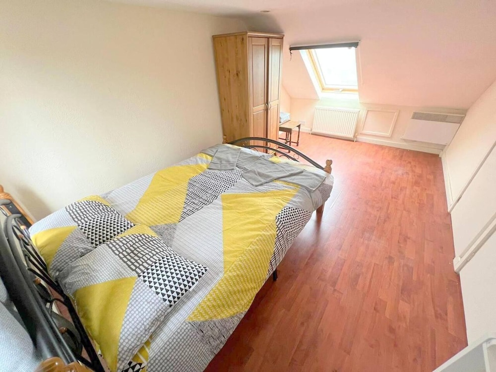 4-bed House in South London view 4