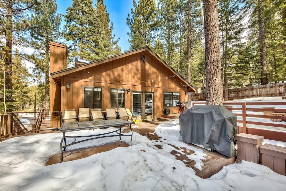1760t Thunderbird Cabin 3 Bedroom Home