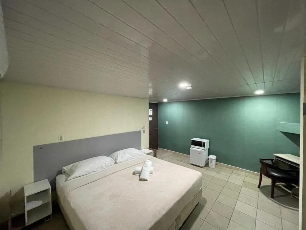 HOSTAL EL PRADO