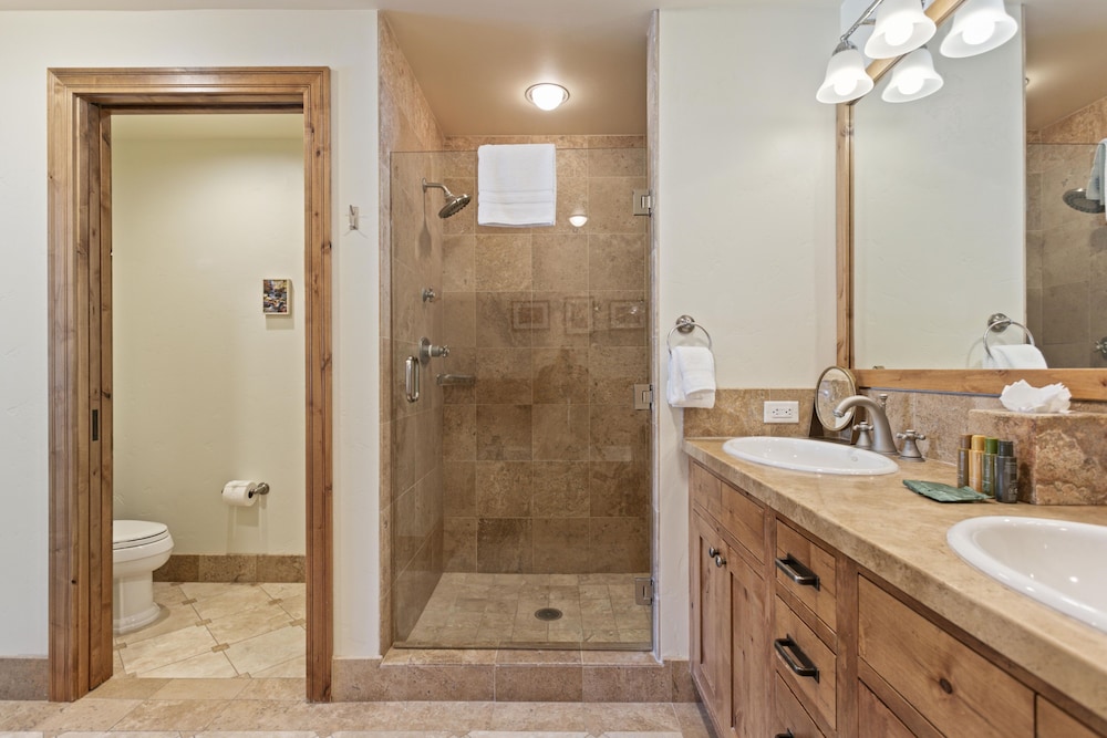 302 - Three Bedroom Shooting Star 3 Condo