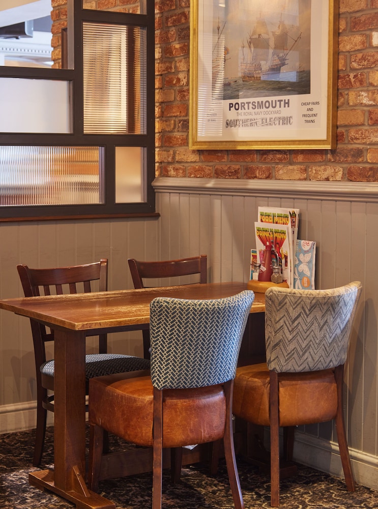 Portsmouth Vacations - Farmhouse Innlodge by Greene King Inns - Property Image 3