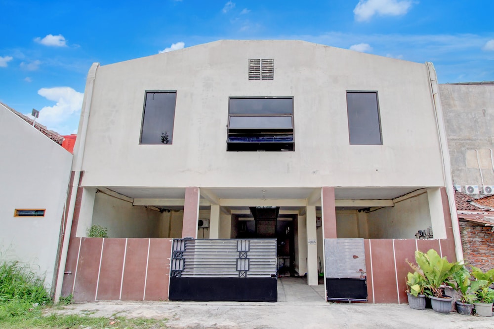 OYO 94919 Nay Guesthouse Dan Kost