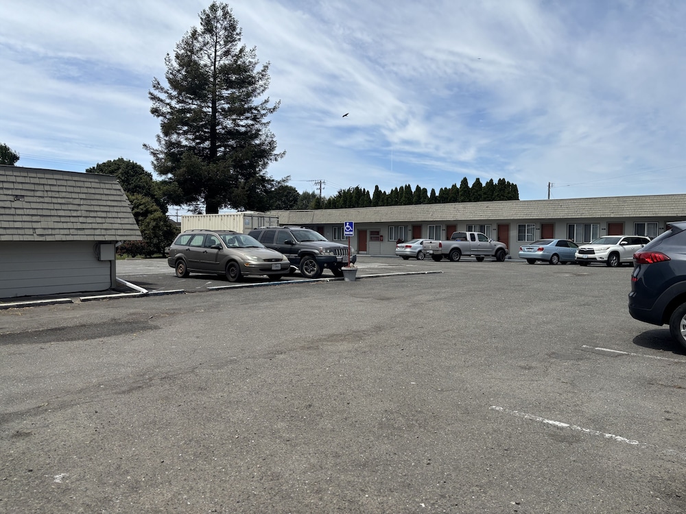 6 Rivers Motel Fortuna near Hwy 101