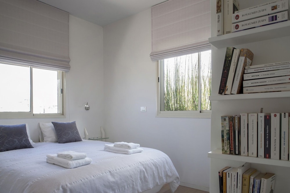 Duplex Penthouse by Rothschild Pkg TL54 view 5