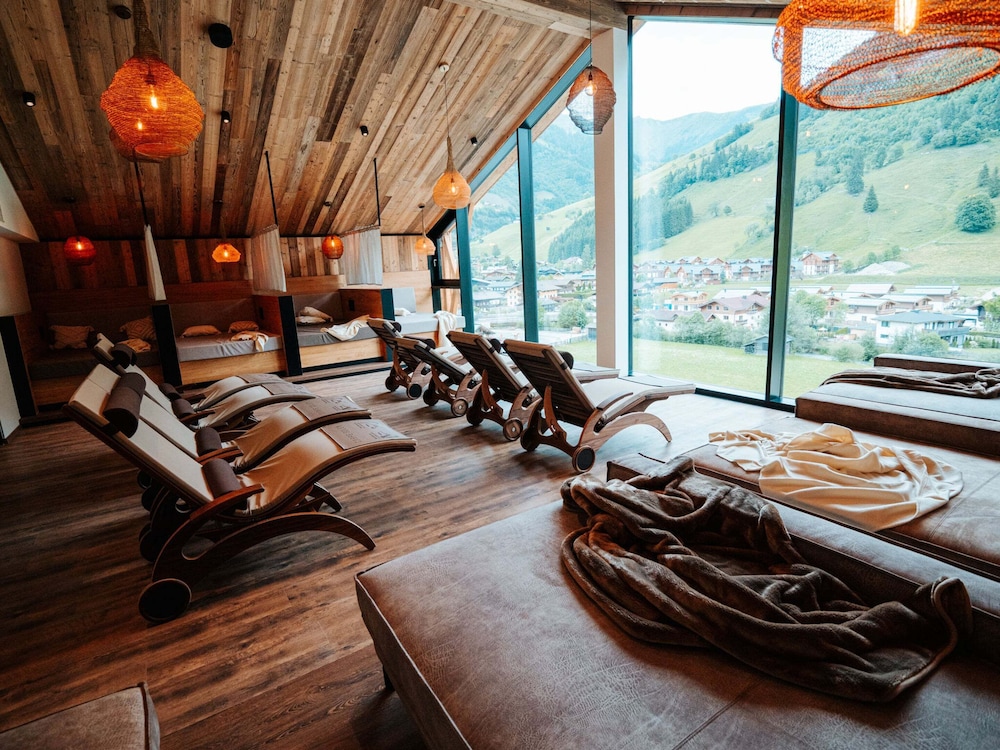 Nice Apartment With Balcony & Terrace on Ski Slope