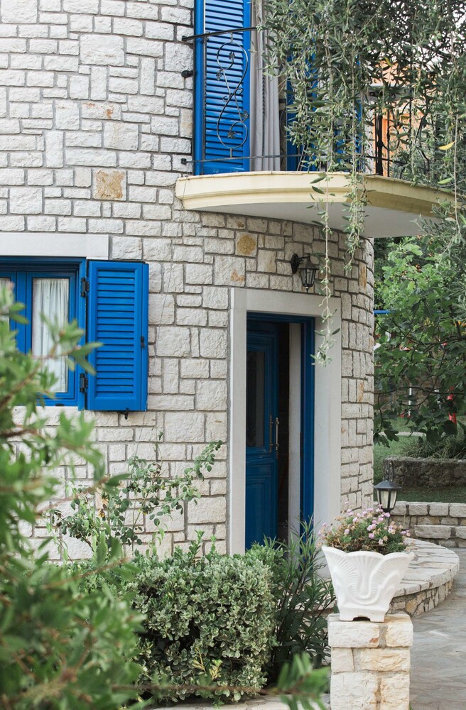 Mathraki Resort