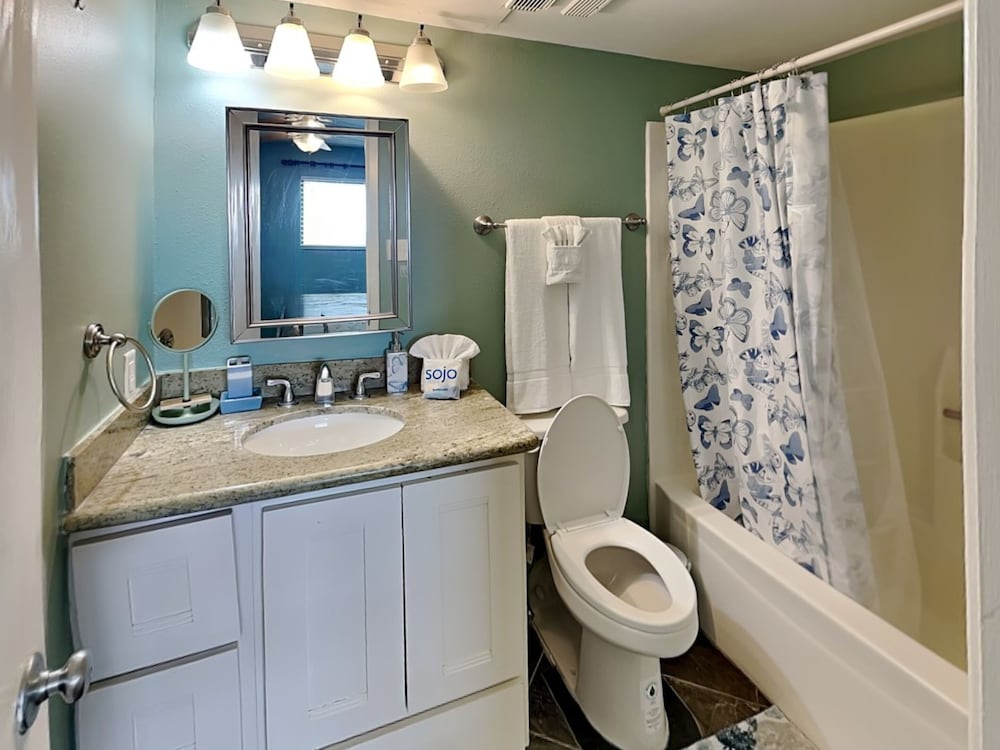 Sunny Sands by Ryson Vacation Rentals