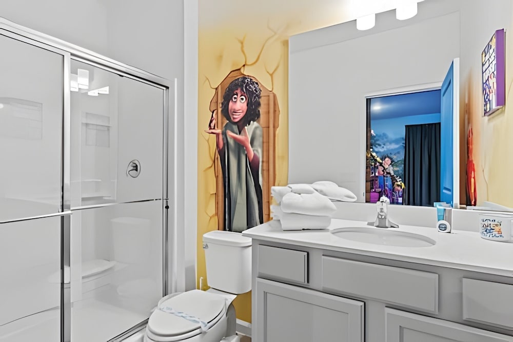 Luxurious 9BR Paradiso Pool, Cinema & Game Room