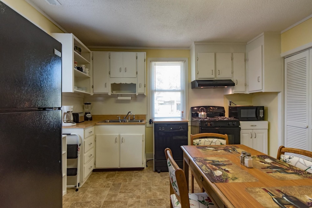 W Huron 110 2 Bedroom Holiday Home By My Ocean Rentals