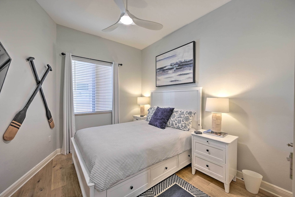 Luxe Naples Bay Resort Condo: Near Fifth Ave!