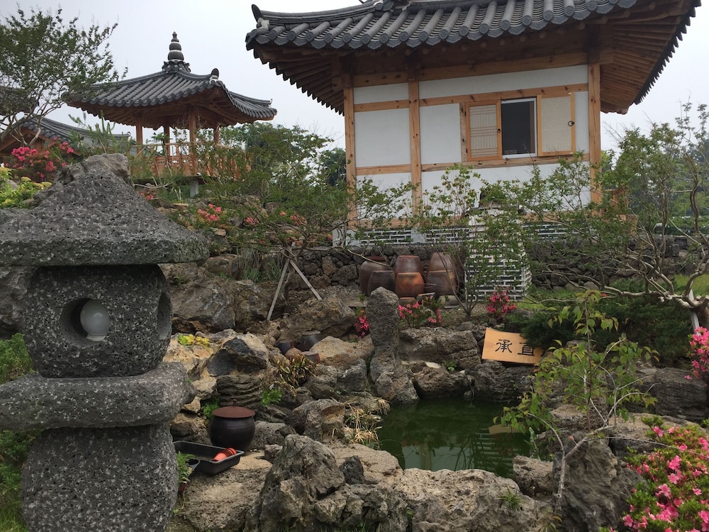 Canopus Resort Pension