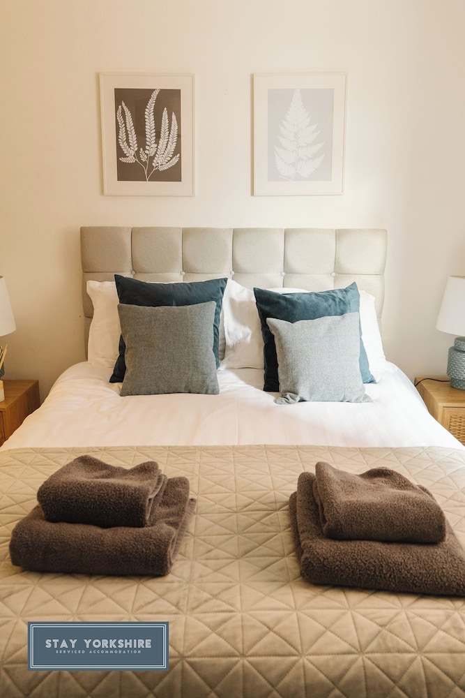 Sheffield 2nd Fl 2 Bed City Apartment view 4
