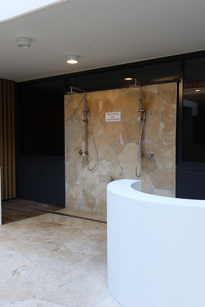 Luxury Palm Beach 1 BDR in The Village