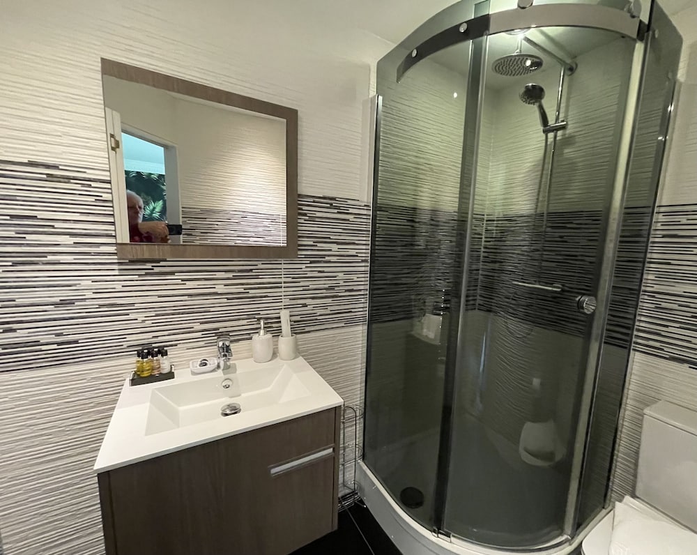 The Waters Edge Guest House